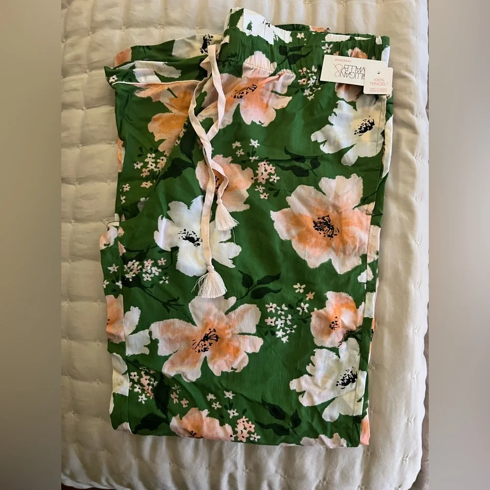 Gilligan & O'Malley Green Floral Lounge set NWT! - Picture 2 of 5